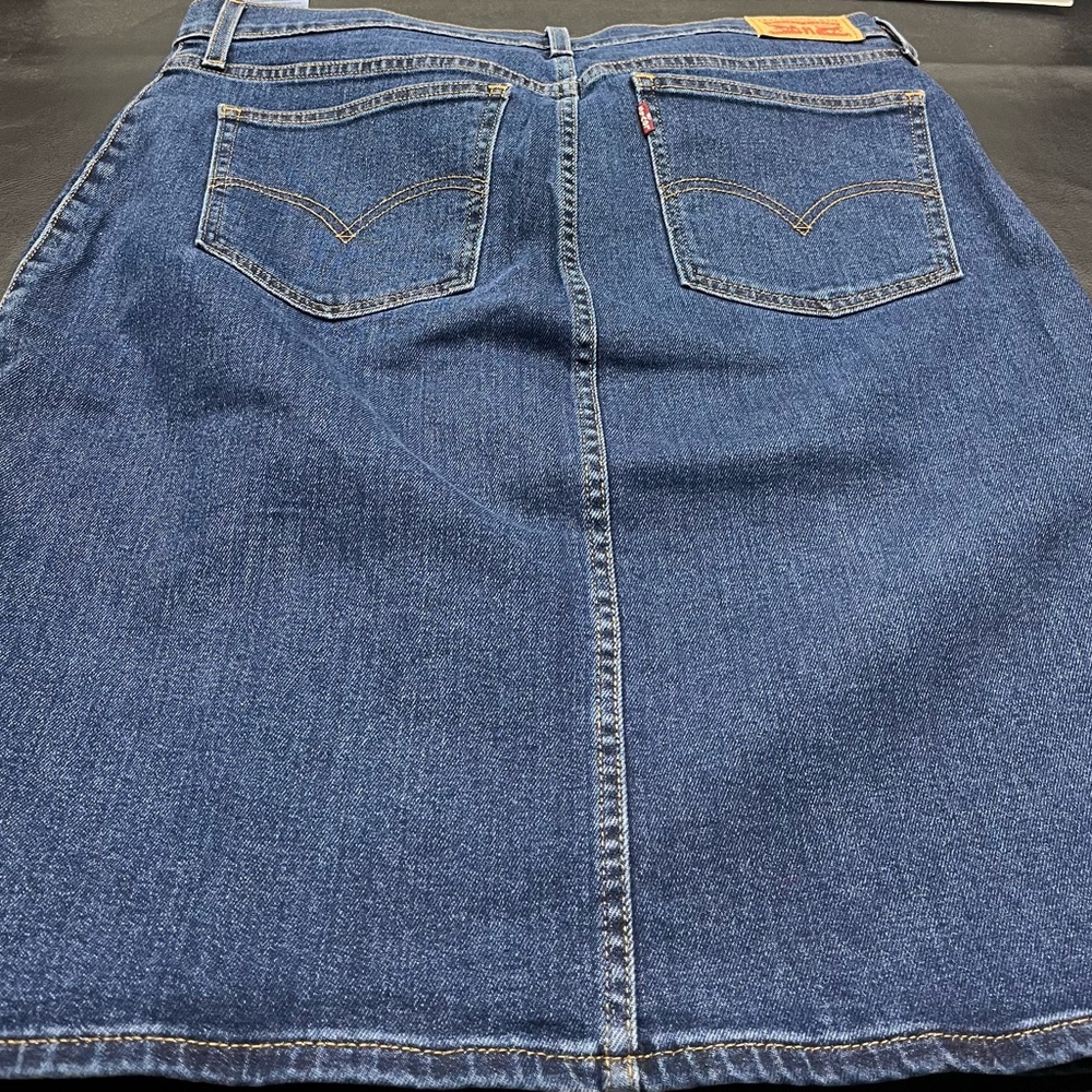 Levi Strauss $ Co Jean skirt - Size 30 -Brand new without tags - Picture 3 of 5